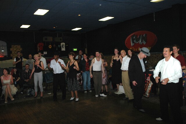 min 2007 11 24 riot 858